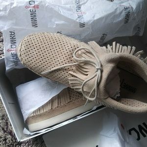 Minnetonka mocs venice perf